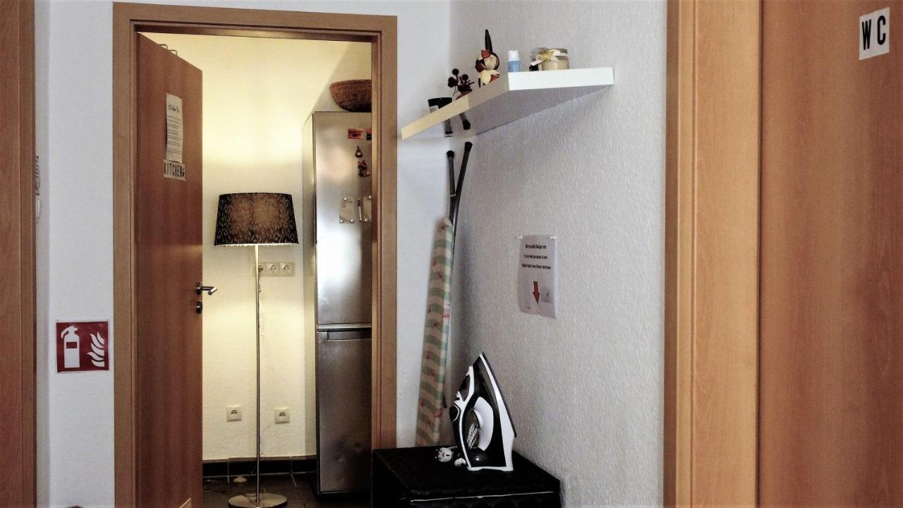 Privatzimmer Im Apartment - Apple Tv Netflix Kingsize Bett Arbeitsplatz Naehe Hbf Koblenz  Luaran gambar